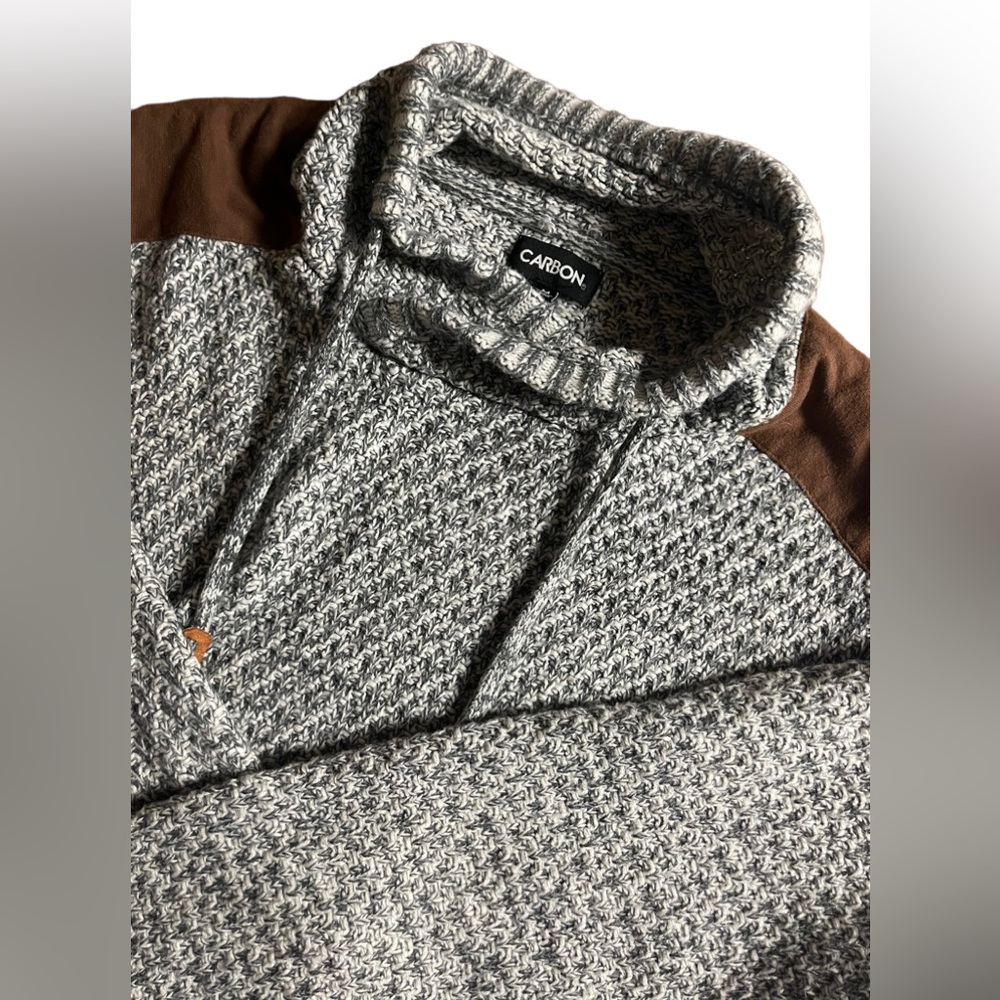 Carbon men’a pullover gray sweater‎ with brown accents size medium